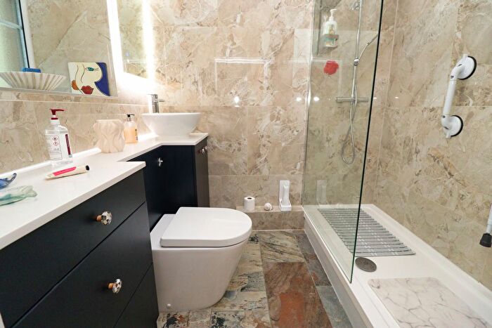 2 Bedroom Cottage For Sale In High Street, Leadenham, Lincoln, LN5