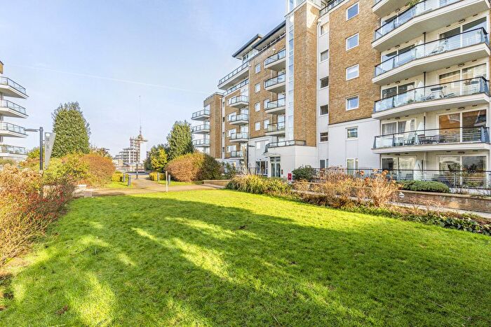 1 Bedroom Flat For Sale In Smugglers Way, London, SW18