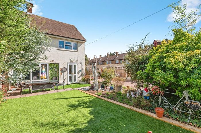 3 Bedroom Terraced House For Sale In Gillam Way, Rainham, RM13