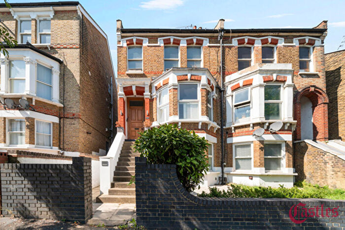 1 Bedroom Flat For Sale In Ferme Park Road, N8