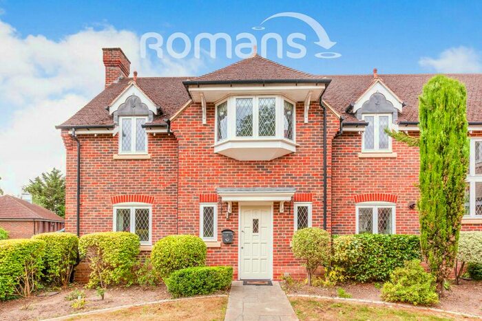 3 Bedroom End Of Terrace House To Rent In Cranbourne Hall, SL4