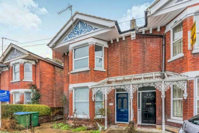 2 Bedroom Maisonette To Rent In Morris Road, Southampton, SO15