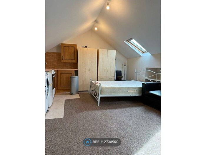 Studio To Rent In Fulham Palace Road, London, W6