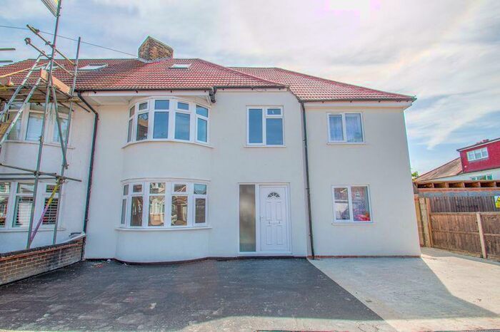 5 Bedroom Terraced House To Rent In Heathside Avenue, Bexleyheath, DA7