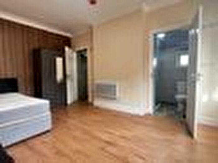 Studio To Rent In Ashburnham Road, Luton, LU1