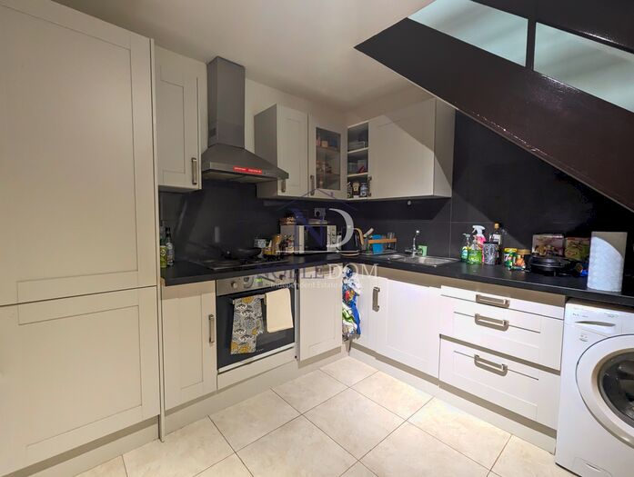 3 Bedroom Terraced House To Rent In Wheatlands, Heston, Hounslow, TW5