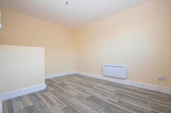 1 Bedroom Flat To Rent In Cooper's Yard, London, SE19