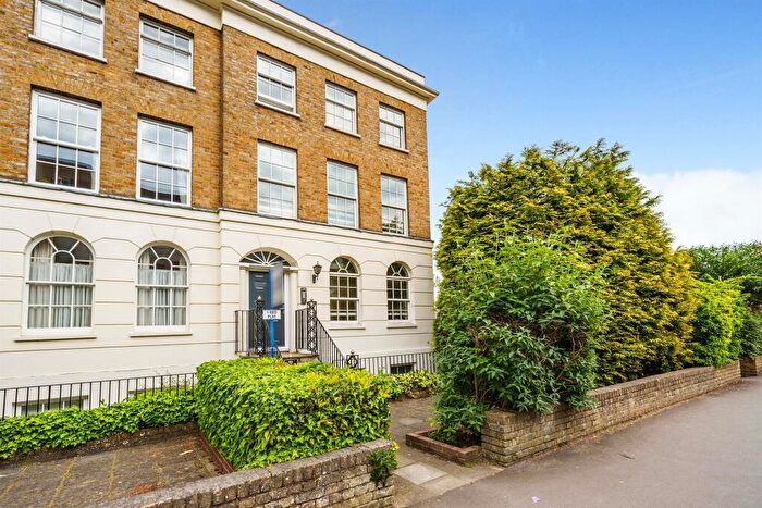 1 Bedroom Flat To Rent In Cookham Road, Maidenhead, SL6