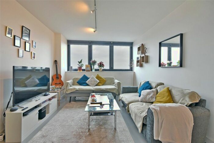 2 Bedroom Flat To Rent In High Road, North Finchley, N12