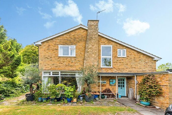 3 Bedroom Detached House For Sale In Ferry Lane, Moulsford, Wallingford, OX10