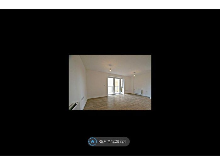 3 Bedroom Flat To Rent In Sackett Road, Barking, IG11