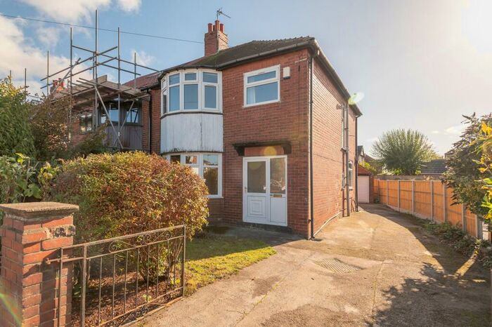 3 Bedroom Semi-Detached House To Rent In Gledhow Park Avenue, Leeds, LS7