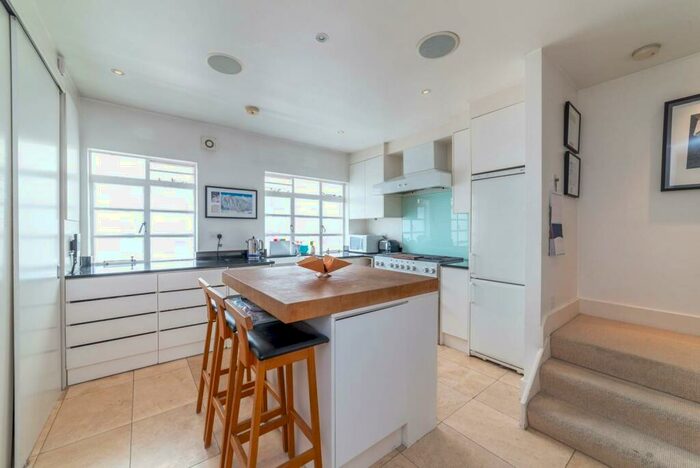 3 Bedroom Flat To Rent In Haverstock Hill, Belsize Park, London, NW3