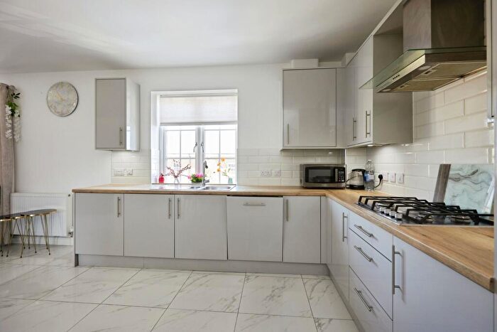 2 Bedroom Flat For Sale In Crown Place, Dorchester, Dorset, DT1
