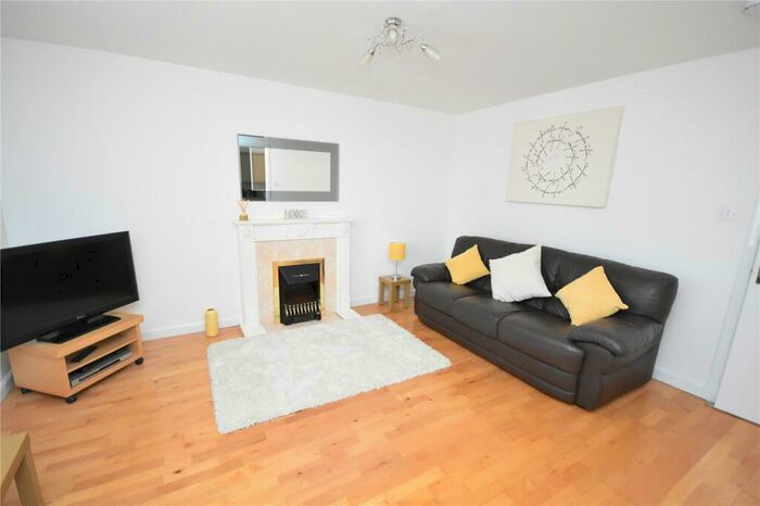 2 Bedroom Flat To Rent In Fonthill Avenue, Princess Gate, Aberdeen, AB11