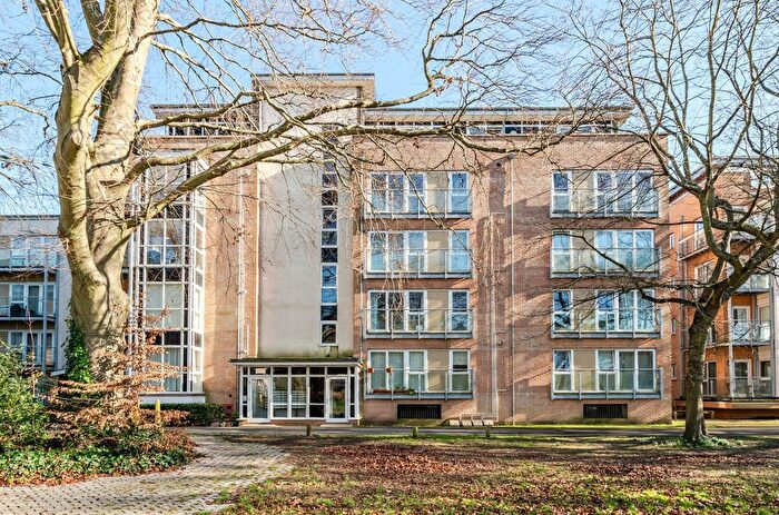 Studio To Rent In Suttones Place, Southampton, Hampshire, SO15