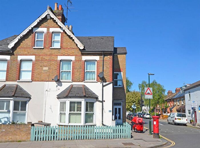 2 Bedroom Flat To Rent In Stanley Road, Teddington, TW11