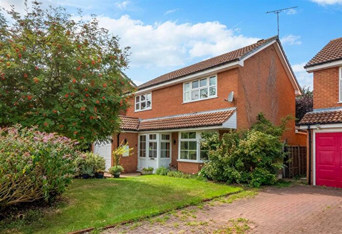 4 Bedroom Detached House For Sale In Lincoln Close, Wellesbourne, Warwick, CV35