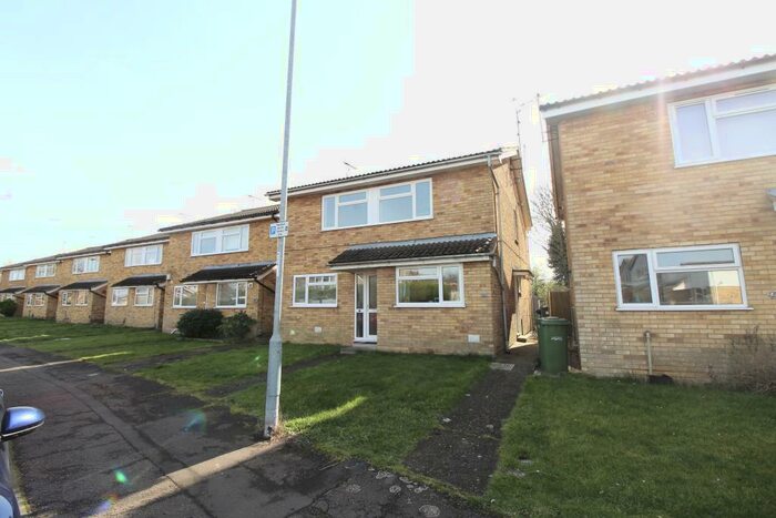 2 Bedroom Flat To Rent In Vermont Grove, Peterborough, PE3