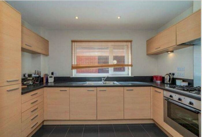 1 Bedroom Flat To Rent In Whale Avenue, Reading, RG2