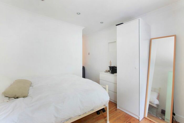 1 Bedroom Flat To Rent In Corrance Road, Brixton, London, SW2