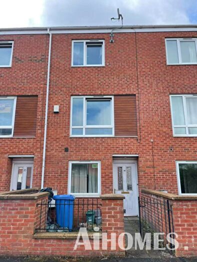 4 Bedroom House To Rent In Guide Post Road, Manchester, M13