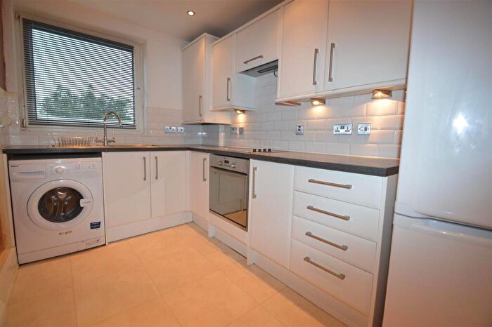 2 Bedroom Property To Rent In Twelve Acre House, Grantham Road, E12