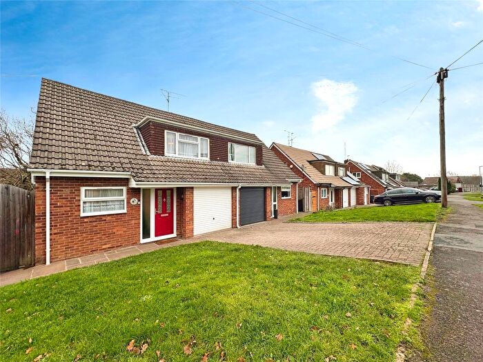 3 Bedroom Detached House For Sale In Severn Way, Tilehurst, Reading, RG30