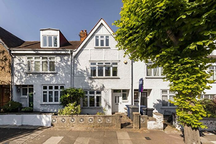 4 Bedroom Terraced House To Rent In Sandringham Road, Golders Green, NW11