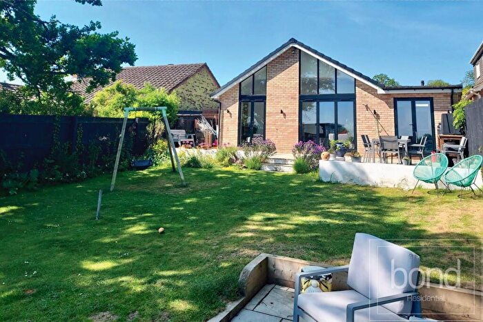 4 Bedroom Detached Bungalow For Sale In Runsell View, Danbury, CM3