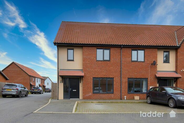 3 Bedroom End Of Terrace House For Sale In Sam Smith Way, Rackheath, Norwich, NR13