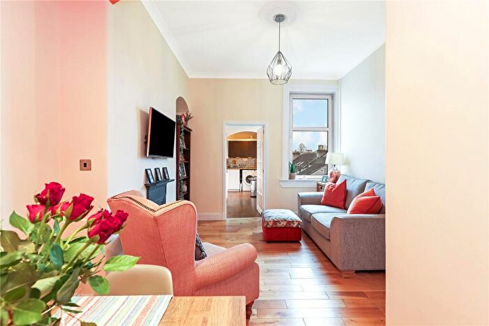 2 Bedroom Flat For Sale In Dukes Road, Rutherglen, Glasgow, South Lanarkshire, G73