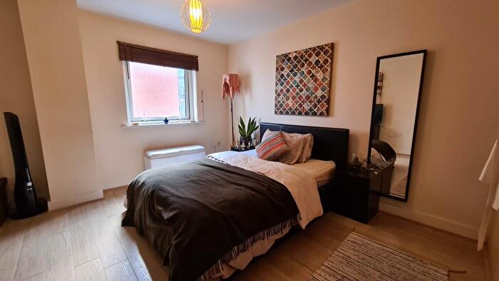 1 Bedroom Apartment To Rent In Endeavour Court, Ocean Village, SO14