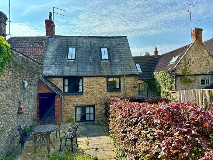 3 Bedroom Semi-Detached House To Rent In High Street, Bruton, BA10