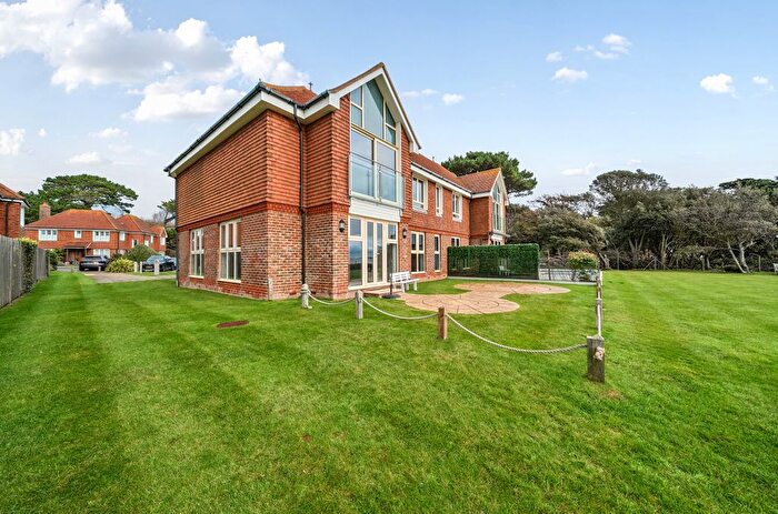 2 Bedroom Flat For Sale In Swordfish Close, Lee-On-The-Solent, Hampshire, PO13