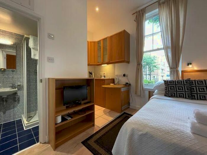 Studio To Rent In Fulham Palace Road, Hammersmith, London, W6