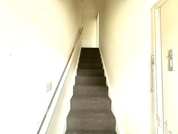 3 Bedroom Flat To Rent In Stortford Street, Grimsby, DN31