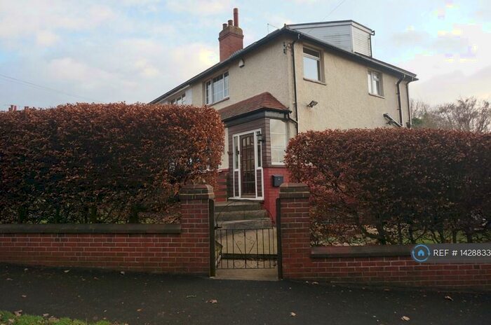 4 Bedroom Semi-Detached House To Rent In Copgrove Road, Leeds, LS8