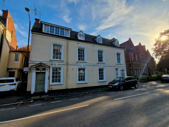 2 Bedroom Apartment To Rent In Abbey Hill, Kenilworth, CV8