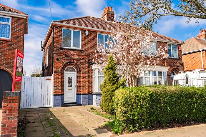 3 Bedroom Semi-Detached House For Sale In Chelmsford Avenue, Grimsby, Lincolnshire, DN34