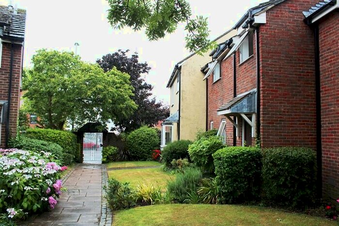 4 Bedroom Town House To Rent In St Aubyns Court, Old Town, Poole, BH15