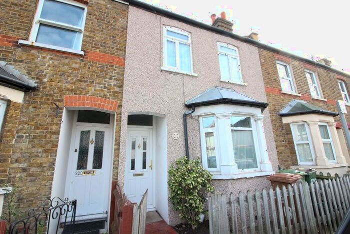 2 Bedroom Cottage To Rent In Longfellow Road, Worcester Park, KT4