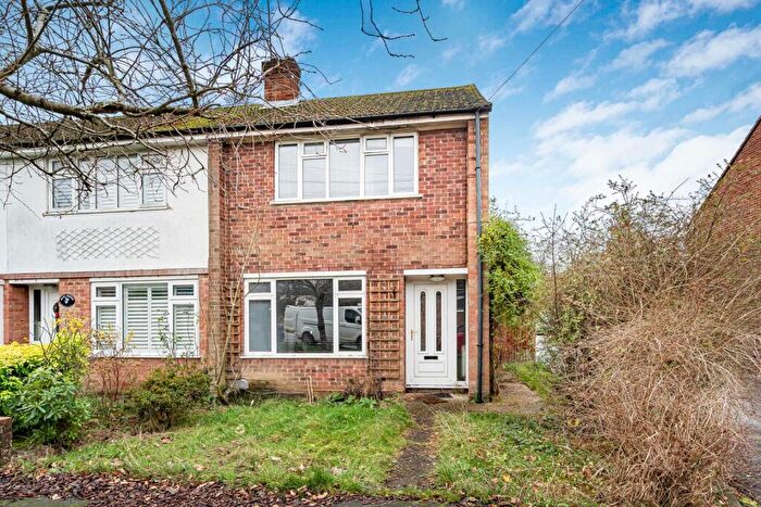 3 Bedroom End Of Terrace House For Sale In Lansdown Close, Woking, Surrey, GU21