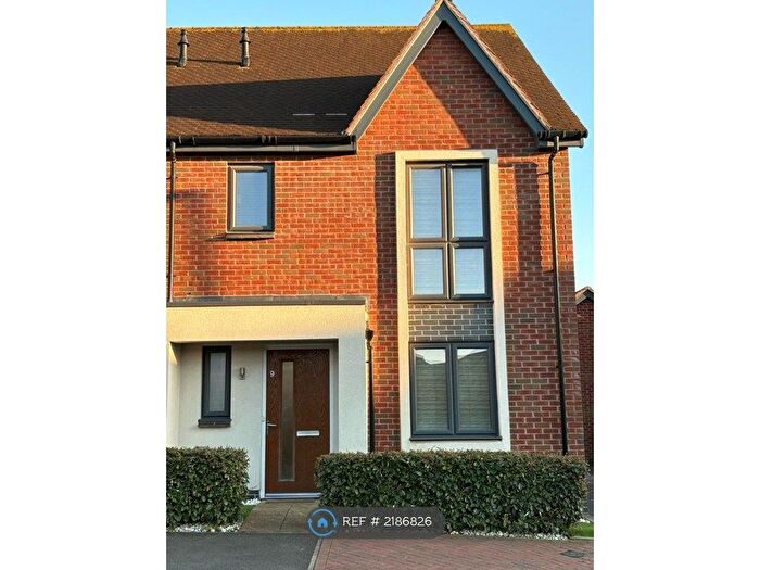 3 Bedroom Semi-Detached House To Rent In Walmsley Road, Rugby, CV23