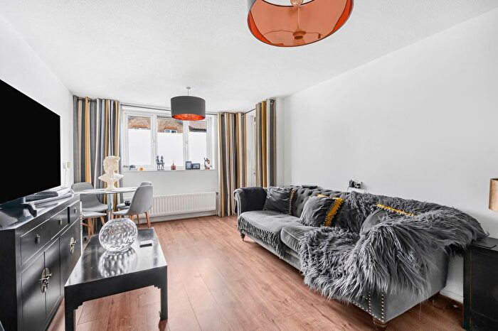 1 Bedroom Flat To Rent In Mandela Street, London, SW9