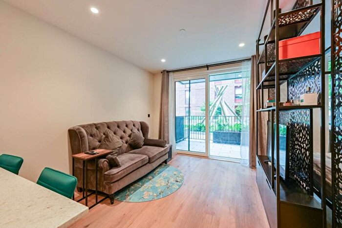 Studio For Sale In Heron Wharf, Poplar, London, E14