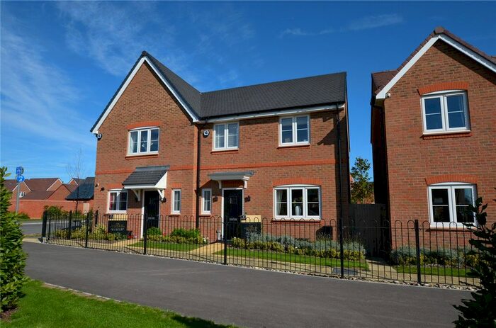 3 Bedroom Semi-Detached House To Rent In Longacres Way, Chichester, West Sussex, PO20