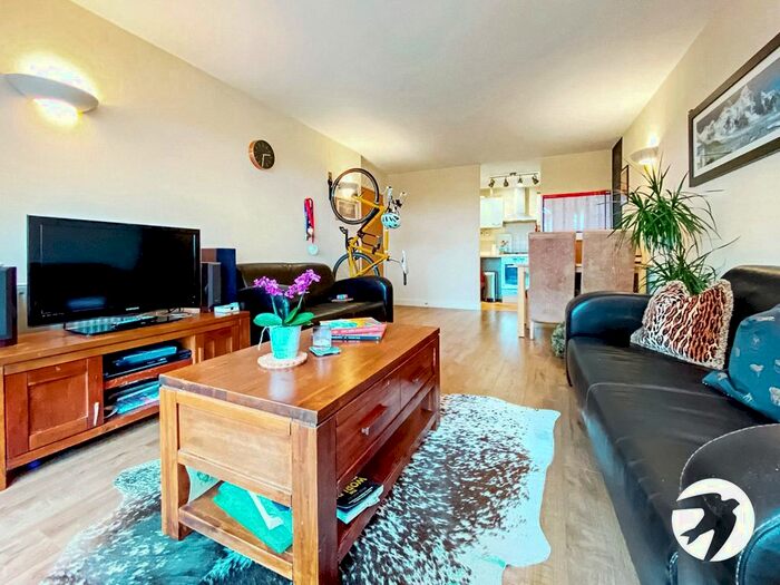 2 Bedroom Flat To Rent In Tideslea Path, Thamesmead, SE28