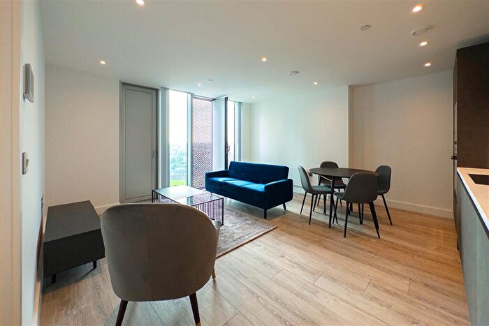 1 Bedroom Apartment To Rent In The Blade, M15