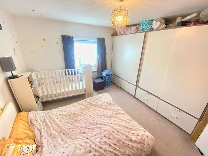 1 Bedroom Flat To Rent In Burnt Oak Broadway, Burnt Oak, Edgware, HA8